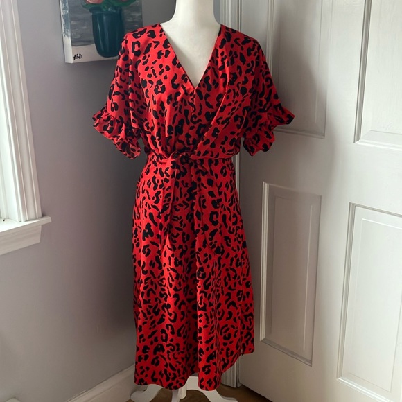 Who What Wear red and black flutter sleeve tie waist midi dress EUC runs large - Picture 2 of 9